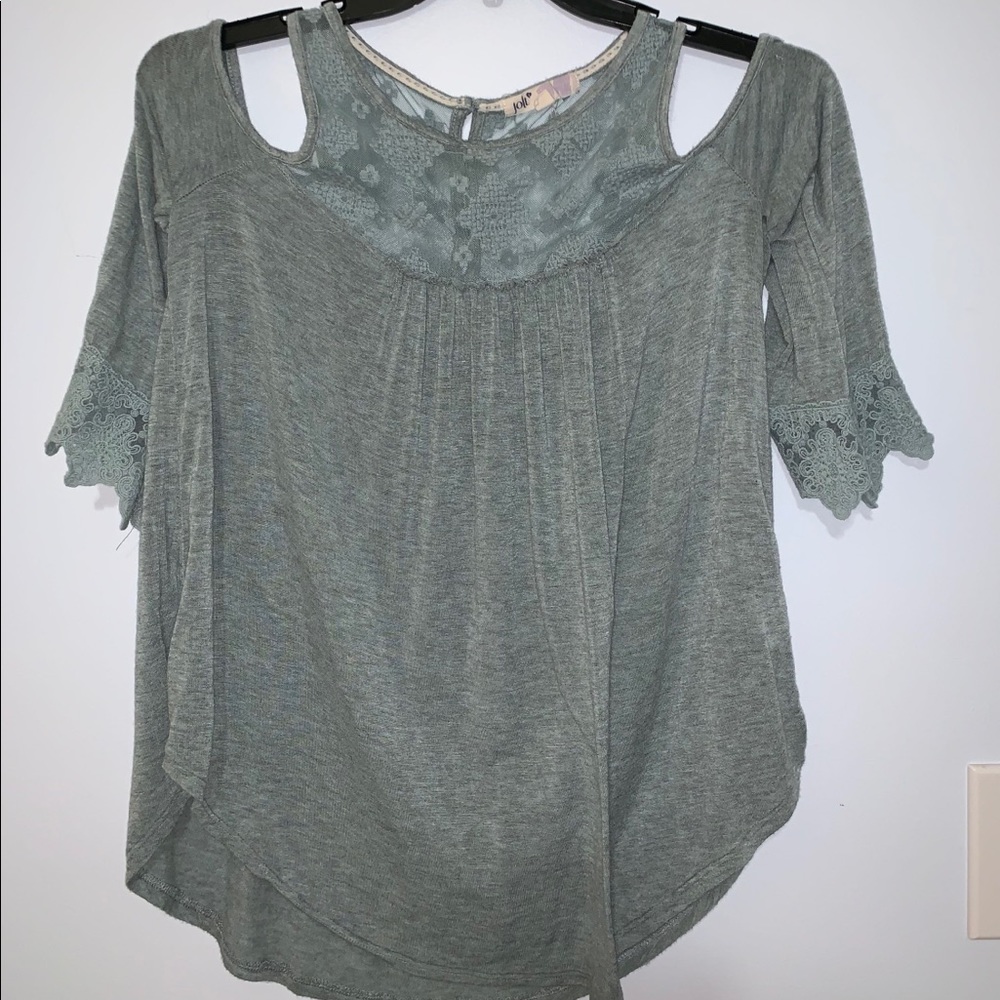 Cold shoulder top